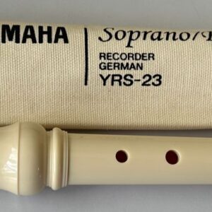 Flauta Dulce Yamaha, posición alemana (el agujero de atrás debe tener una G